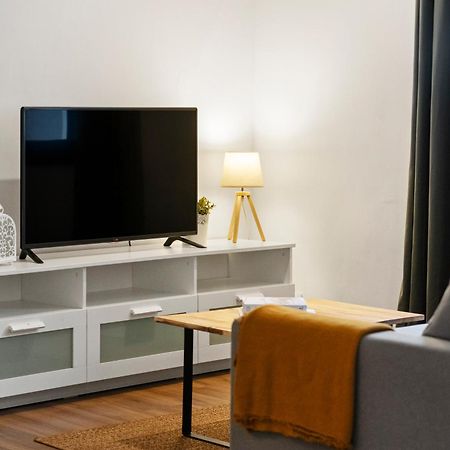Lodging Apartments Liceu 11 Барселона Екстериор снимка