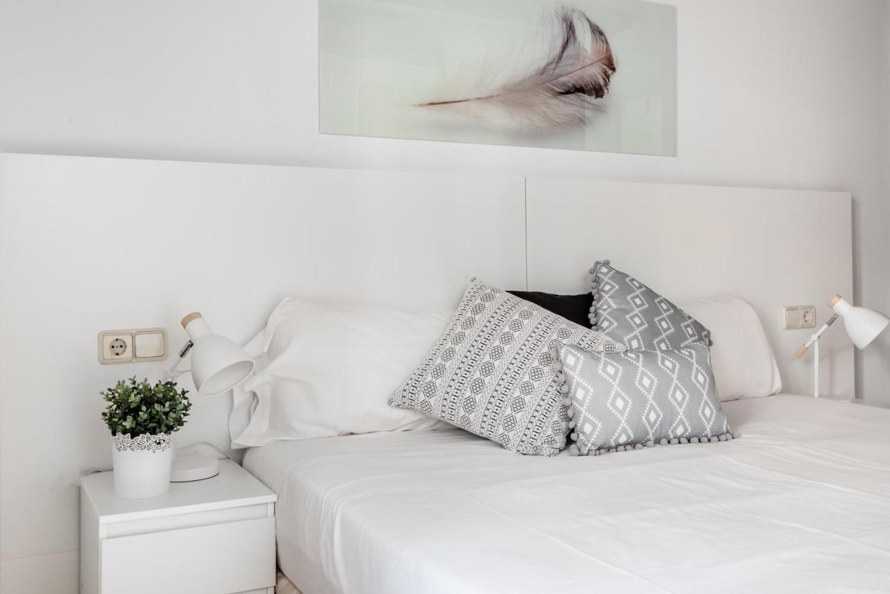 Lodging Apartments Liceu 11 Барселона Екстериор снимка